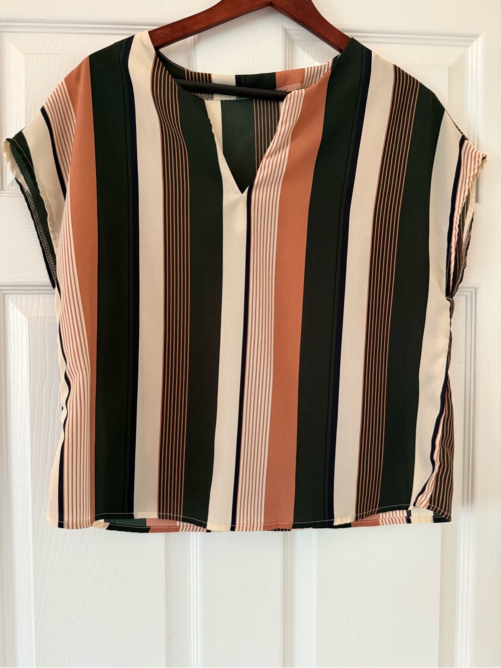 Women stripped short sleeve shirt size S, polyester